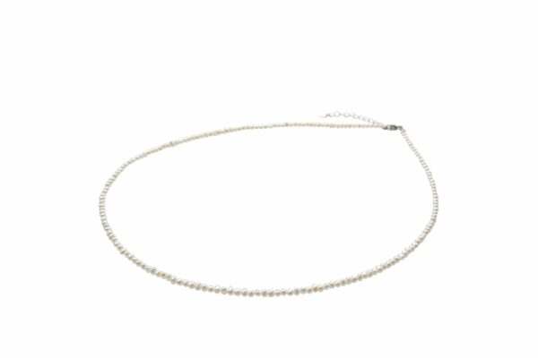 Perlenkette schmal an Silberverschluss handgemachtes Unikat