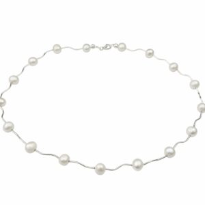 Weiße Perlenkette mit Silberstäbchen